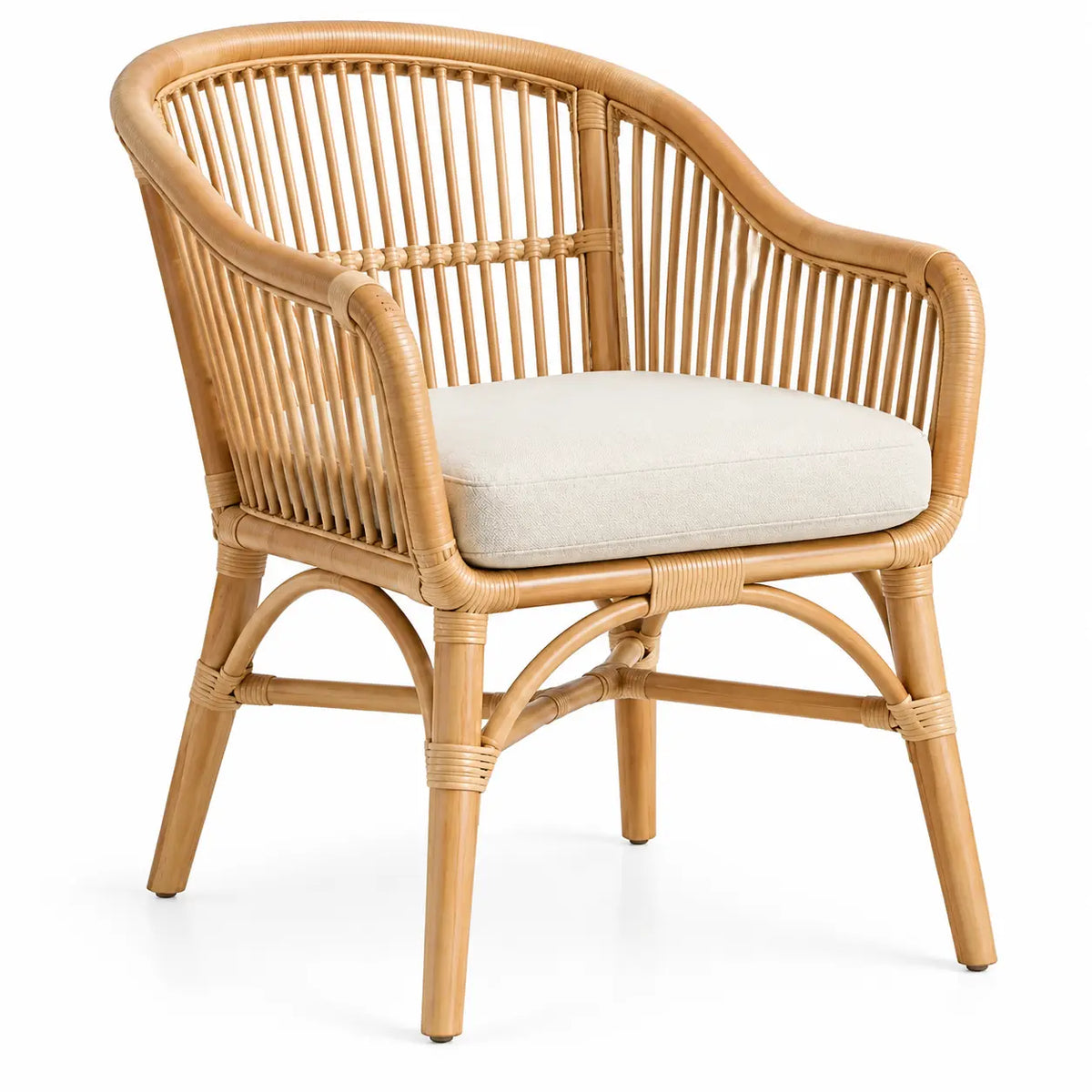 Sillón con estructura abierta con detalles de entramado, beige y marrón